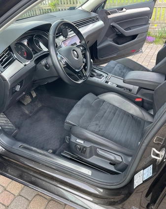 Volkswagen Passat cena 93500 przebieg: 52000, rok produkcji 2018 z Mysłowice małe 254